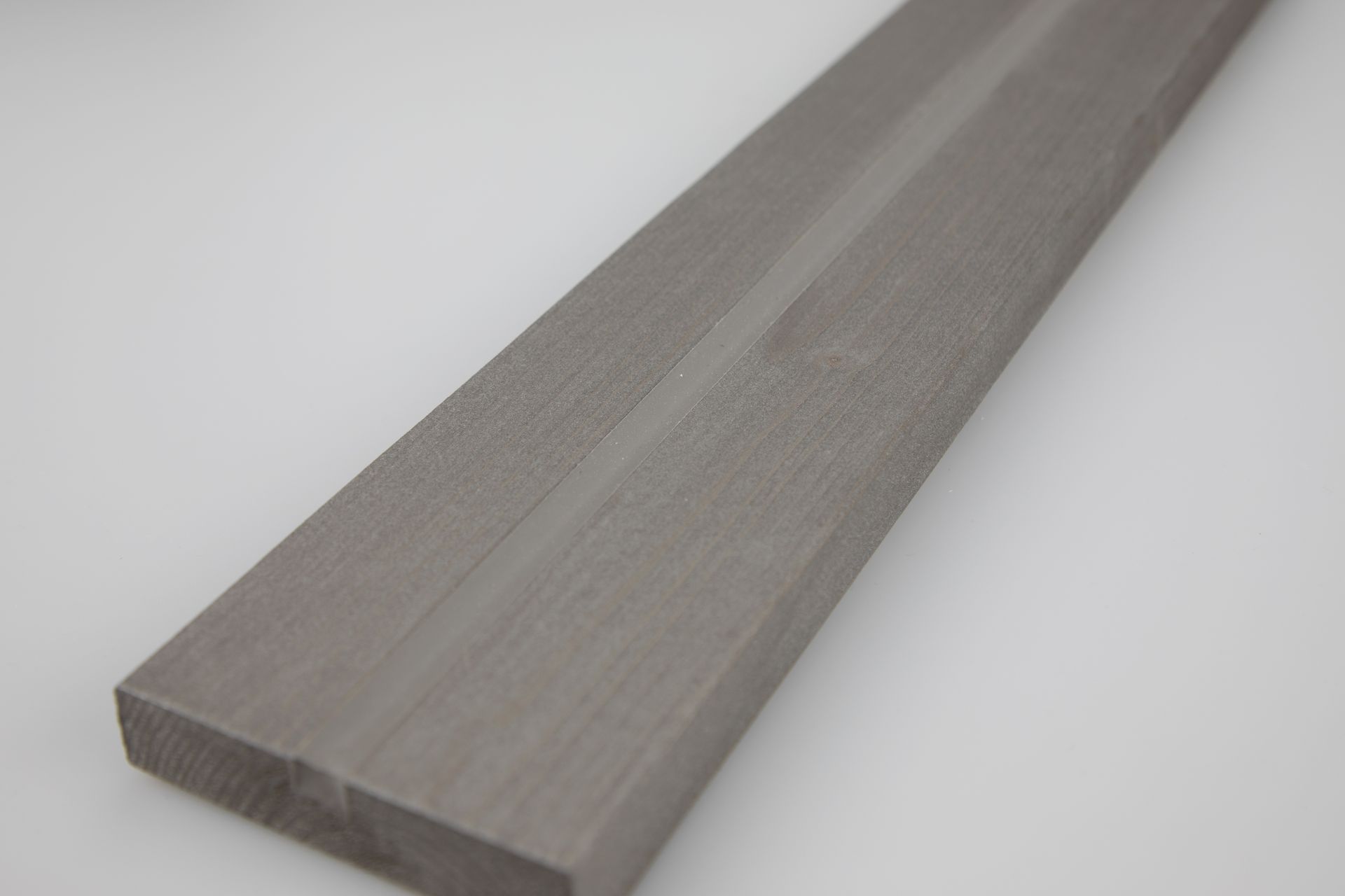 Герметик Ramsauer Acryl 160, оттенок &ndash; &laquo;Графит&raquo; в сочетании с Adler Silverwood, оттенок Graualuminium (Грауалюминиум).